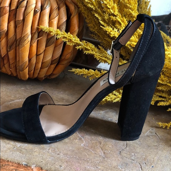 Black heels - Picture 3 of 7